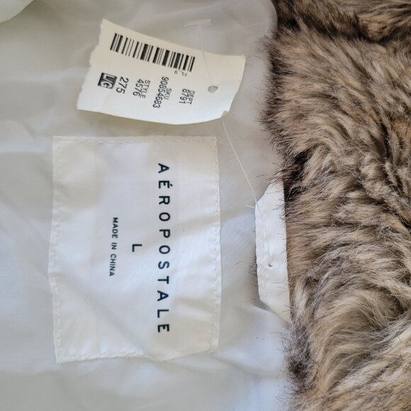 Aeropostale Y2K Hooded Puffer Jacket w/ Faux Fur Trim, White, Full Zip Closure - Picture 5 of 9